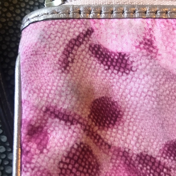 Coach Tote With Coin Purse - Pink roses - Picture 11 of 13